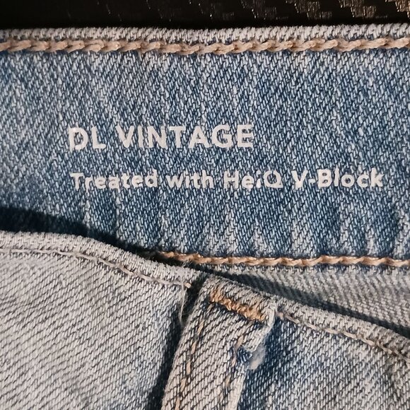 DL1961 Susie Tapered High-Rise Distressed‎ Jeans Women's Size 23 Seaglass Blue - Picture 13 of 15